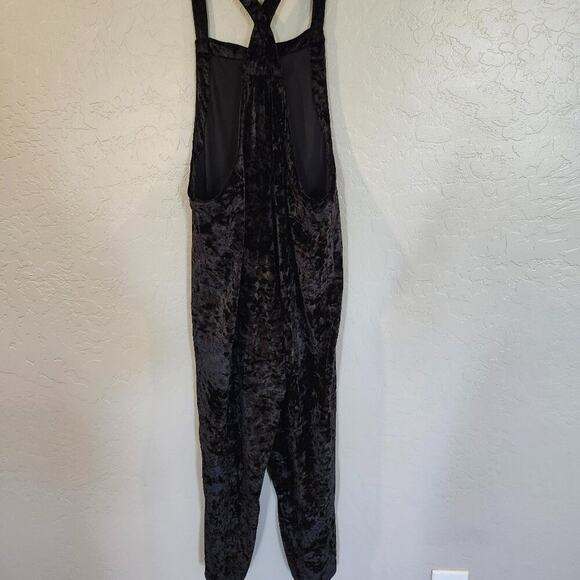 Urban Outfitters S-P Black Velvet Romper jumpsuit - Picture 1 of 4